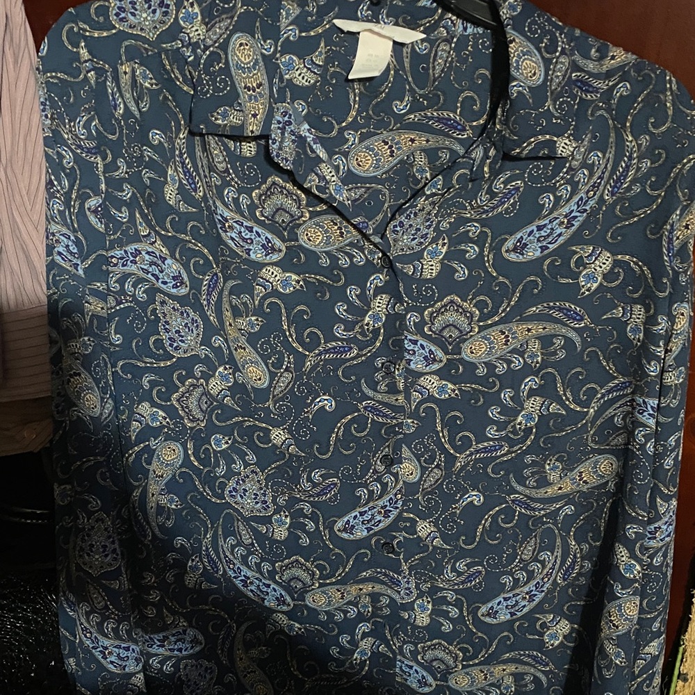Women’s H & M Paisley Blue Shirt